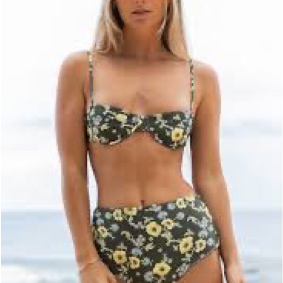 🎉NWOT 🌺ACACIA HADLEY BIKINI TOP IN AHUNUI🌺 - Picture 14 of 16